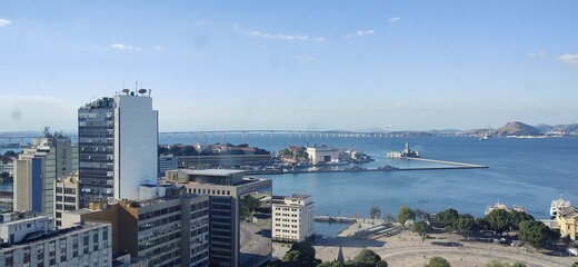 Naklejka premium city skyline at sunset