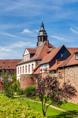 Die alte Stadtmauer in der historischen, mittelalterlichen Altstadt von Büdingen im Wetteraukreis, Hessen, Deutschland