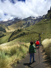 Caminando en la montagna