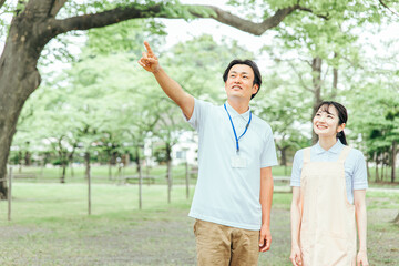 医療・介護・福祉系の男女スタッフ
