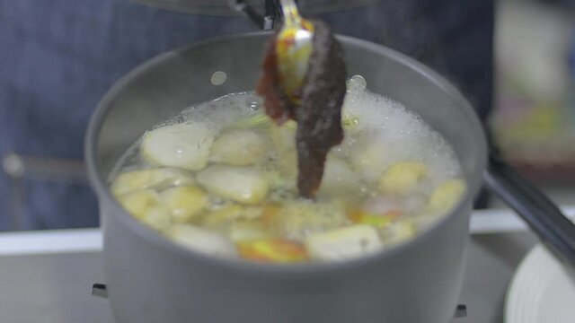 Steps to prepare the side dish of Tom Yum Goong , spicy prawn soup , Tom Yum Goong  with Thick Soup