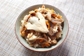 舞茸ご飯　日本の秋の伝統食