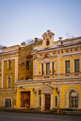 Fototapeta na wymiar old historical building in Nizhny Novgorod