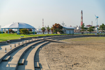 東扇島東公園の人口砂浜「かわさきの浜」の風景【神奈川県・川崎市・川崎区】