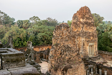 Fototapeta na wymiar old ruins of East Baray temple in Angkor city, Cambodia 
