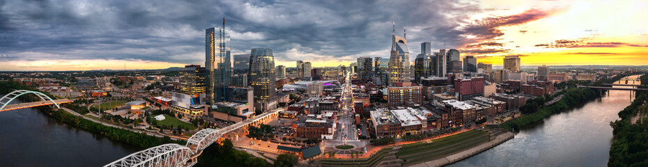 Nashville skyline with braodway and sunset - obrazy, fototapety, plakaty