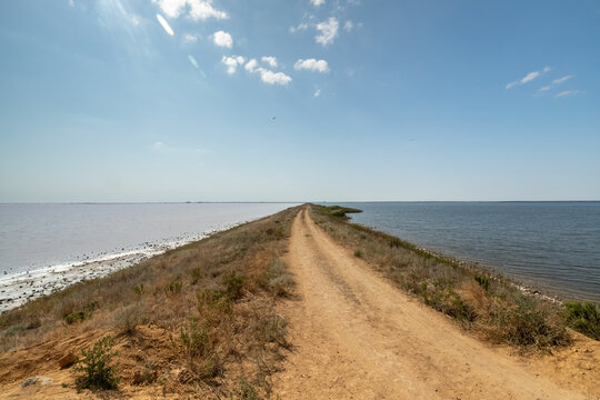 Embankment dam on Lake Sasyk-Sivash between the salt and fresh parts.