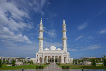 Fototapeta na wymiar Negeri Sembilan, Malaysia - 18th September 2021 : Beautiful Islamic architecture of Masjid Sri Sendayan the new and the biggest mosque in Seremban todate