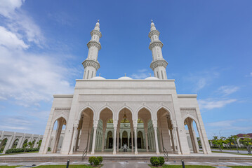 Fototapeta na wymiar Negeri Sembilan, Malaysia - 18th September 2021 : Beautiful Islamic architecture of Masjid Sri Sendayan the new and the biggest mosque in Seremban todate