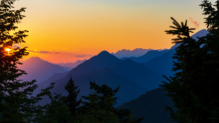 Fototapeta na wymiar Magic sunset in the mountains.