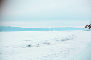 Fototapeta na wymiar winter entertainment outdoor recreation Baikal winter lake