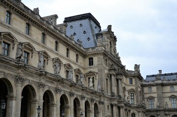 Fototapeta na wymiar old architecture in Paris, France