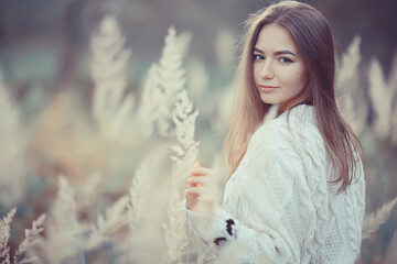 autumn girl sweater, knitted style lifestyle park attractive look