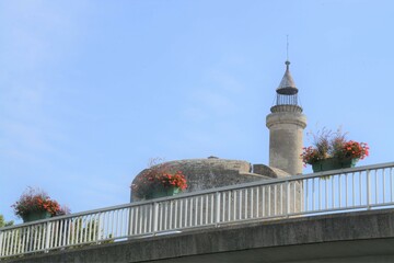 la tour de constance