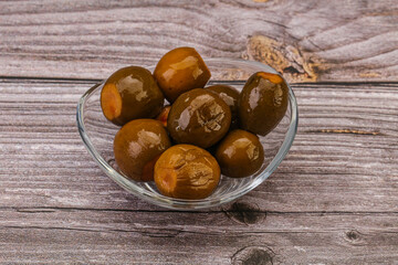 Marinated feijoa in the bowl