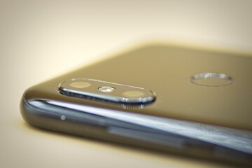 Teléfono móvil con dos cámaras traseras