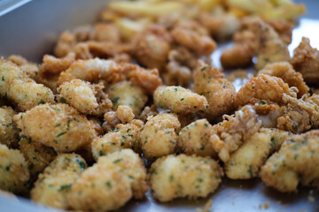 Nuggets dressed in herb bread crumb