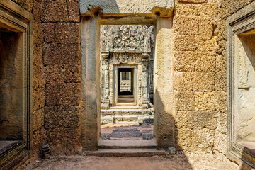 Fototapeta na wymiar old ruins of Banteay Samre temple in Angkor city, Cambodia 