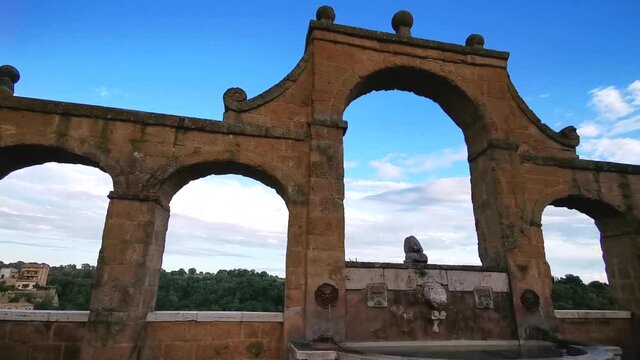 Pitigliano, one of the three tuff cities of the Maremma, is among the most beautiful villages in Italy. Known as the little Jerusalem