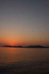 Fototapeta premium 虹ヶ浜海水浴場から夕景の瀬戸内海 山口県光市の風景