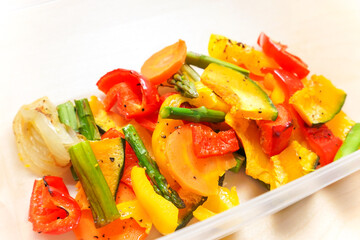 カラフルな野菜料理