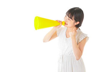 朝食を食べる若い女性