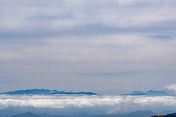白馬八方尾根雲海遠く富士山を望む