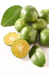 収穫されたシークヮーサーの風景