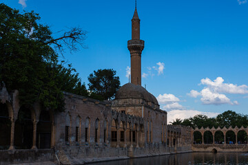 トルコ　シャンルウルファのバルックル・ギョルとルズワニイェ・ジャーミィ