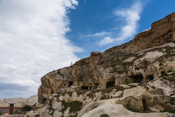Fototapeta na wymiar トルコ　世界遺産のカッパドキアの観光拠点のユルギュップの洞窟住居