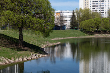 Fototapeta na wymiar City pond in Zelenograd administrative district in Moscow, Russia