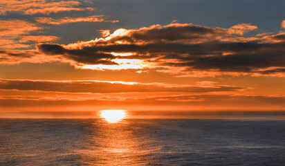 Obraz premium sunset over the sea