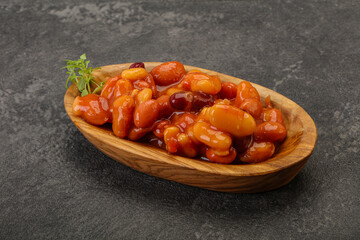 Baked kidney in tomato sauce