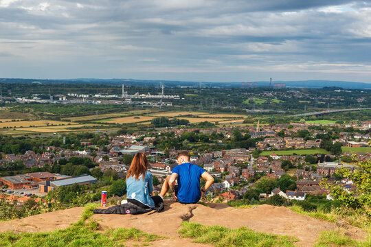 Walking between Helsby Hill and Woodhouse Hill near Frodsham in Cheshire