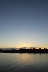 Naklejka premium 地球の未来とSDGs自然環境！ニホンの街並みと水