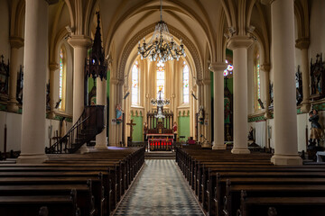 Fototapeta premium Choeur de l'église de Fontenoy-la-Joute avec un belle lumière
