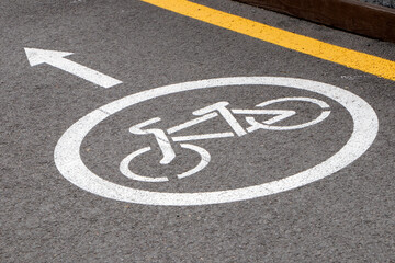 white painted sign for bikes