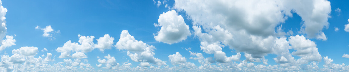 Obraz premium white clouds in the blue sky