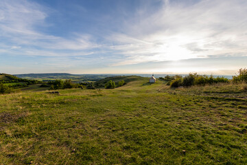 Obraz premium 12.09.2021, GER, Bayern, Walberla: Blick vom Walberla-Gipfel in Richtung Walburgis Kapelle