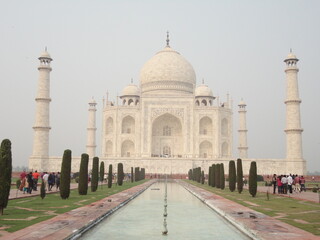 Fototapeta na wymiar Taj Mahal in all its glory.