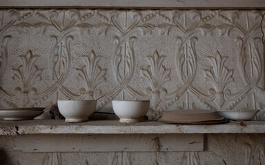 Naklejka premium Bowls on Hotel Shelf in the Ghost Town of Bodie