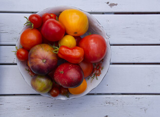 different kinds of tomatoes in one bowl