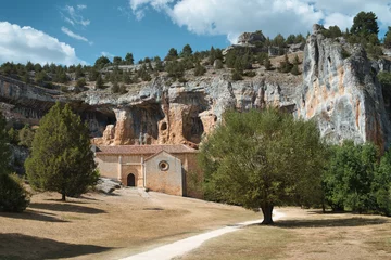 Fototapete Rund Naturpark Romanesque hermitage of the Templar order San Bartolome in the natural park of the Cañon del Rio Lobos in Spain.  © Fotografia Juan Reig