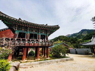 Temple in Seoraksan National Park. 
