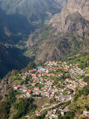 Fototapeta na wymiar Curral das Freiras seen below the mountains