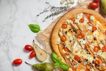 pear blue cheese pizza