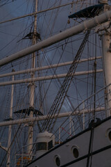 Obraz premium Ein Schiffsmast. A ship's mast.