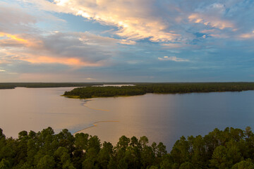 Fototapeta na wymiar sunset over the lake 