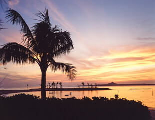 エキスポビーチと伊江島の夕景