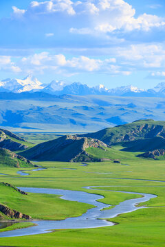 Bayinbuluke grassland natural scenery in Xinjiang,China.Beautiful grassland and mountain landscape.